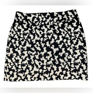Ann Taylor LOFT Pencil Mini Skirt Women's Size 10 Black Cream spots